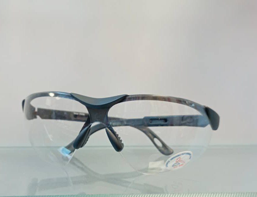 عینک ایمنی لنز شفاف فریم مشکی برند AOSafety مدل Maxon (آ اُ سِیفتی مَکسُن)