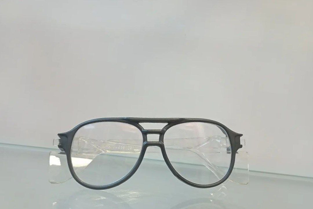 عینک ایمنی برند AOSafety با محافظ جانبی (آ اُ سِیفتی)